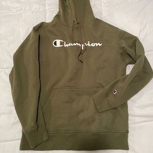 Men’s medium green champion sweatshirt